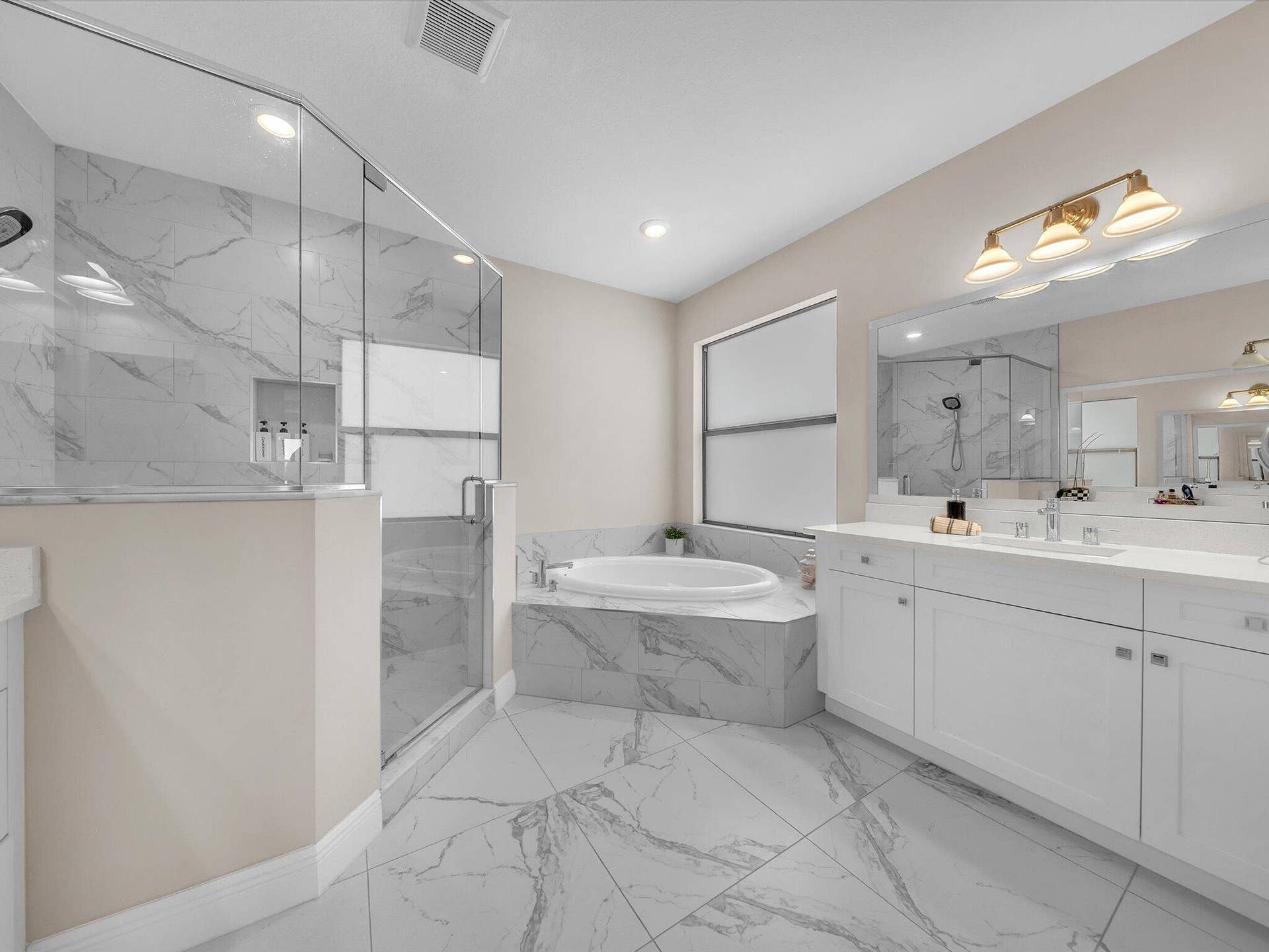 11965 S BAYPOINT Circle, Parkland, FL 33076 master bathroom