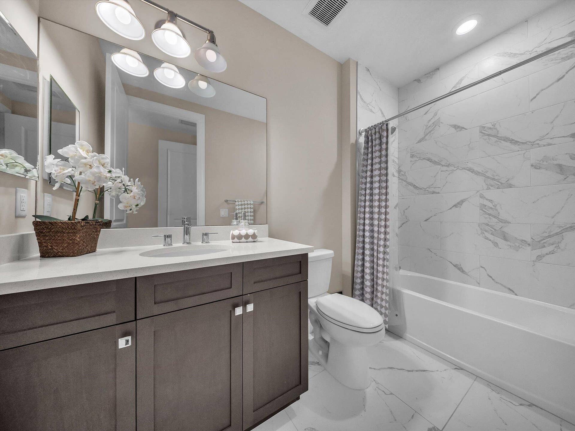 11965 S BAYPOINT Circle, Parkland, FL 33076 bathroom