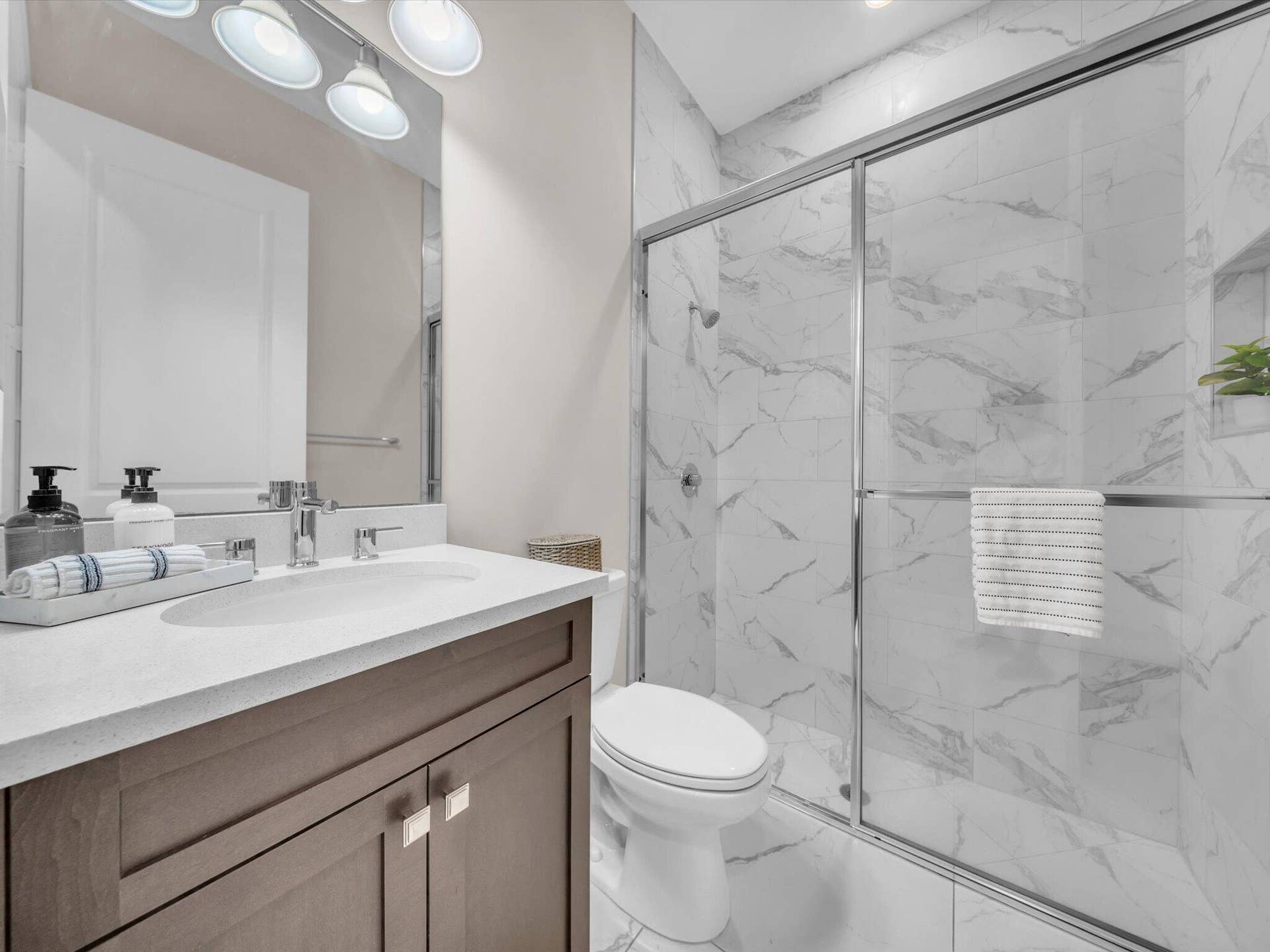 11965 S BAYPOINT Circle, Parkland, FL 33076 first floor bathroom