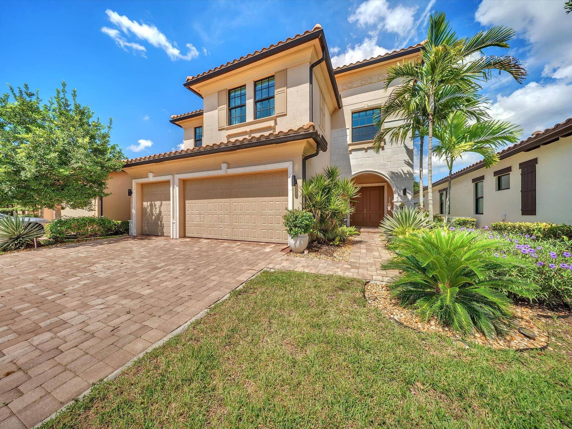 11965 S BAYPOINT Circle, Parkland, FL 33076 angle shot front home