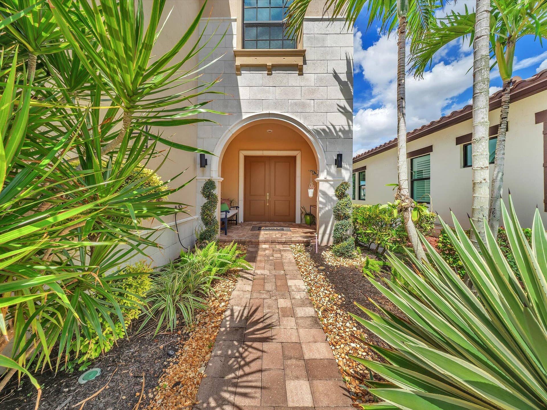 11965 S BAYPOINT Circle, Parkland, FL 33076 front door shot