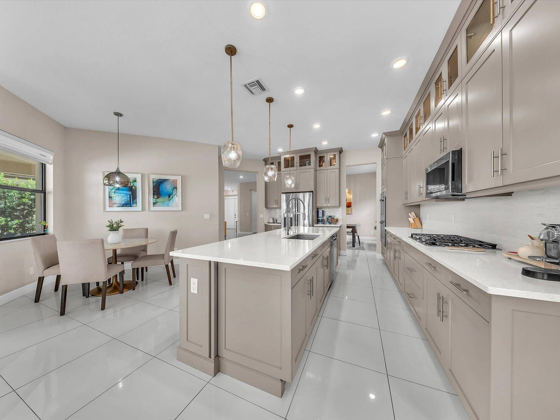11965 S BAYPOINT Circle, Parkland, FL 33076 kitchen and breakfast table