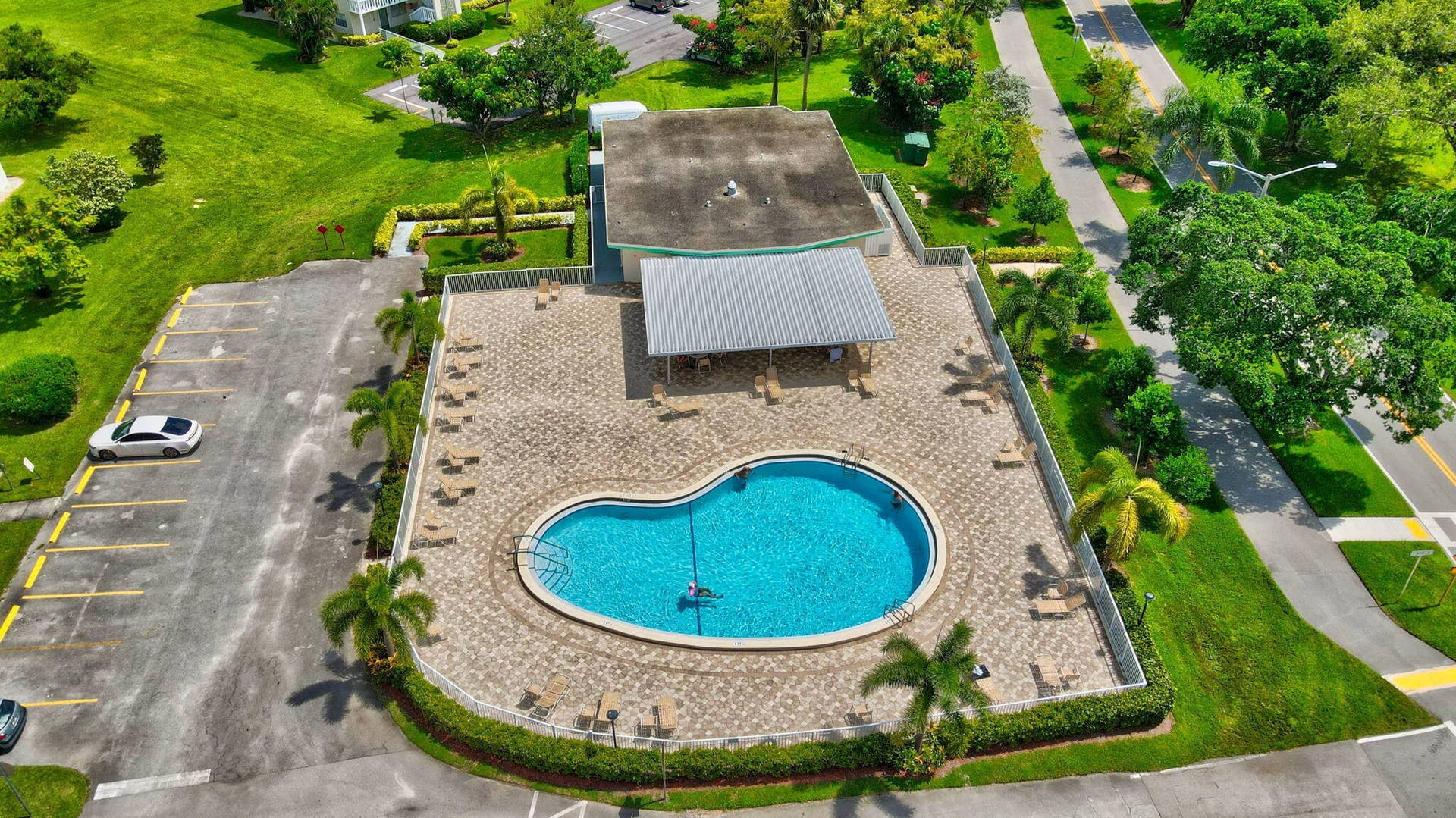 2051 Cambridge C, Deerfield Beach, FL 33442 59-web-or-mls-DJI_0402And4more