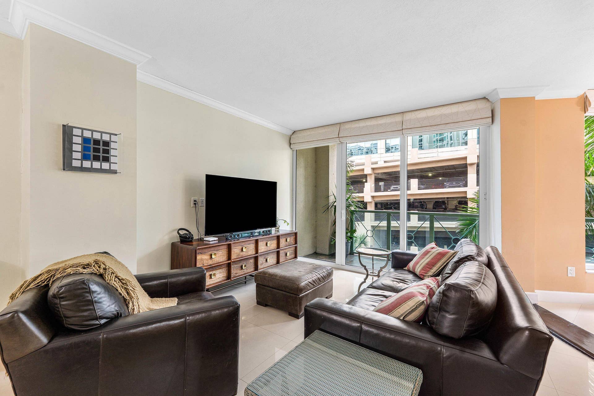 006-411NorthNewRiverDriveEast-FortLauder