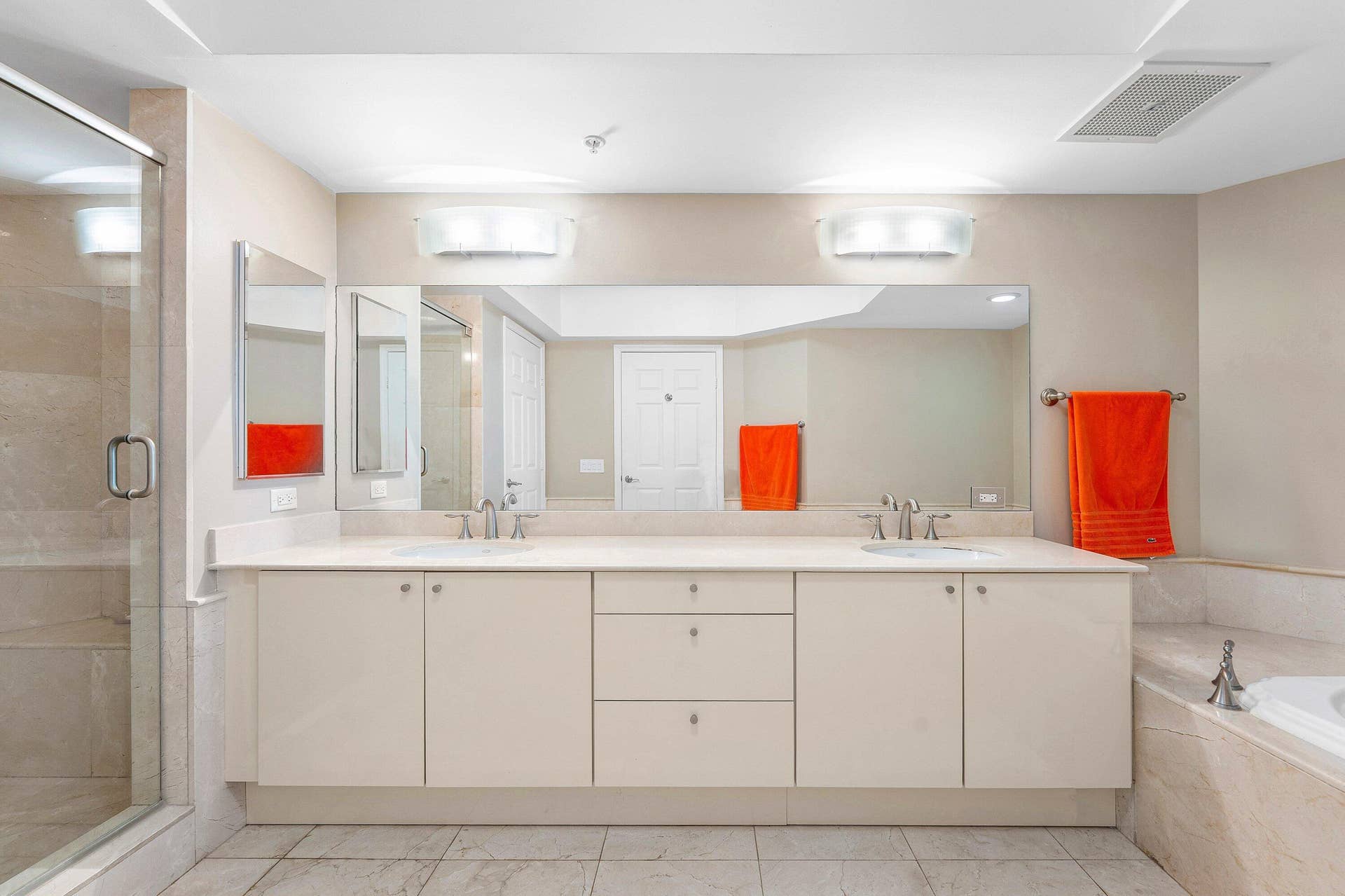027-411NorthNewRiverDriveEast-FortLauder