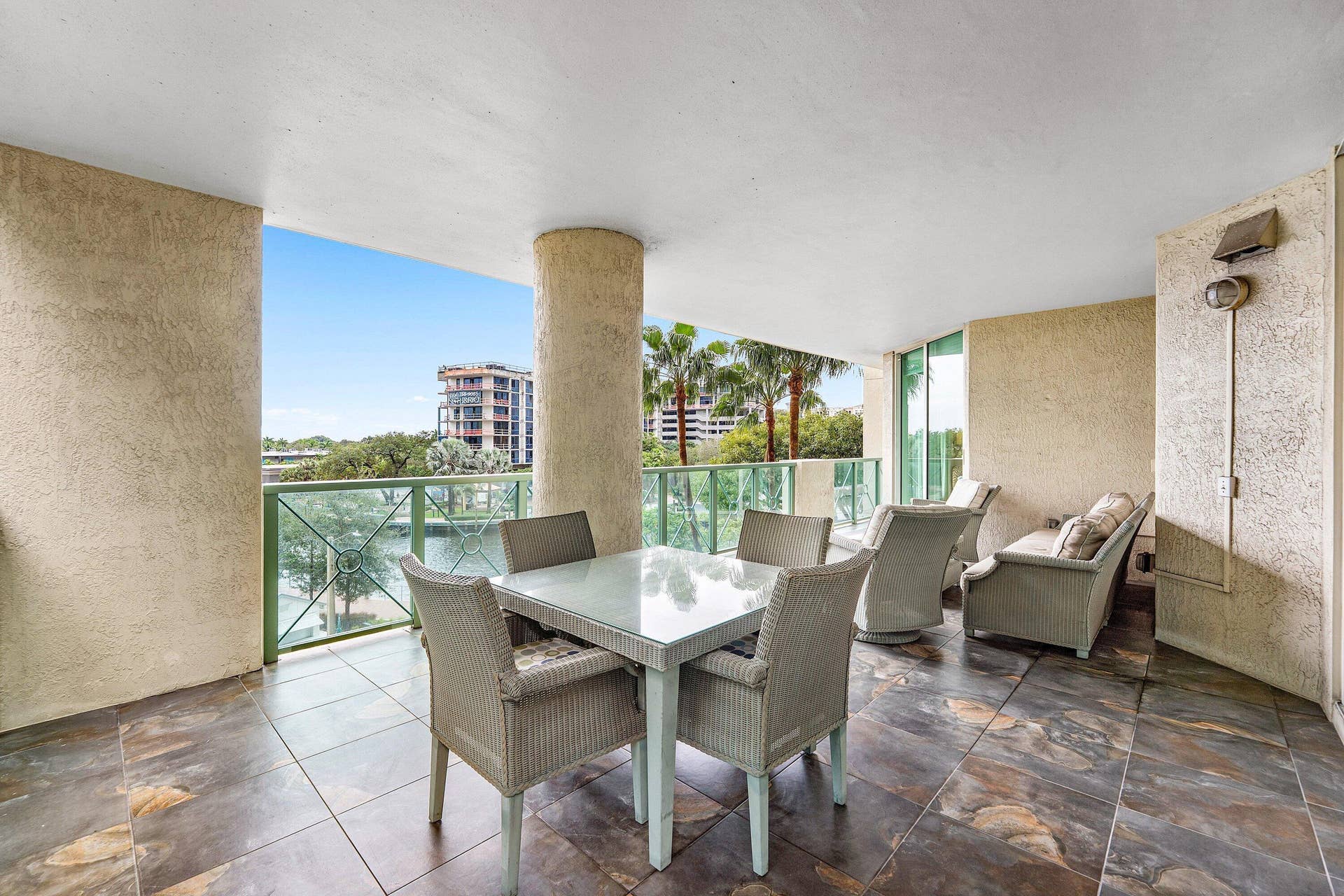 021-411NorthNewRiverDriveEast-FortLauder
