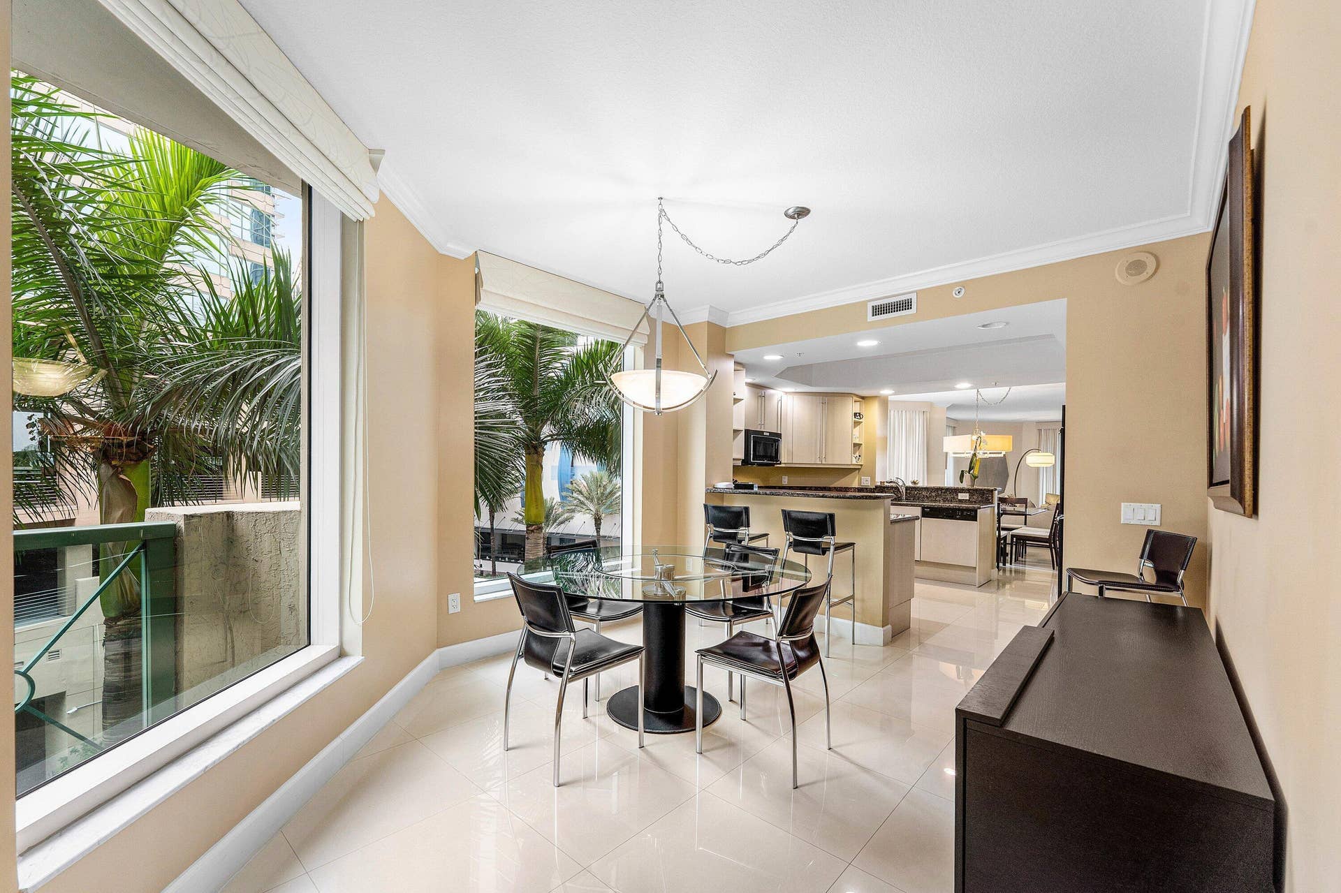 010-411NorthNewRiverDriveEast-FortLauder