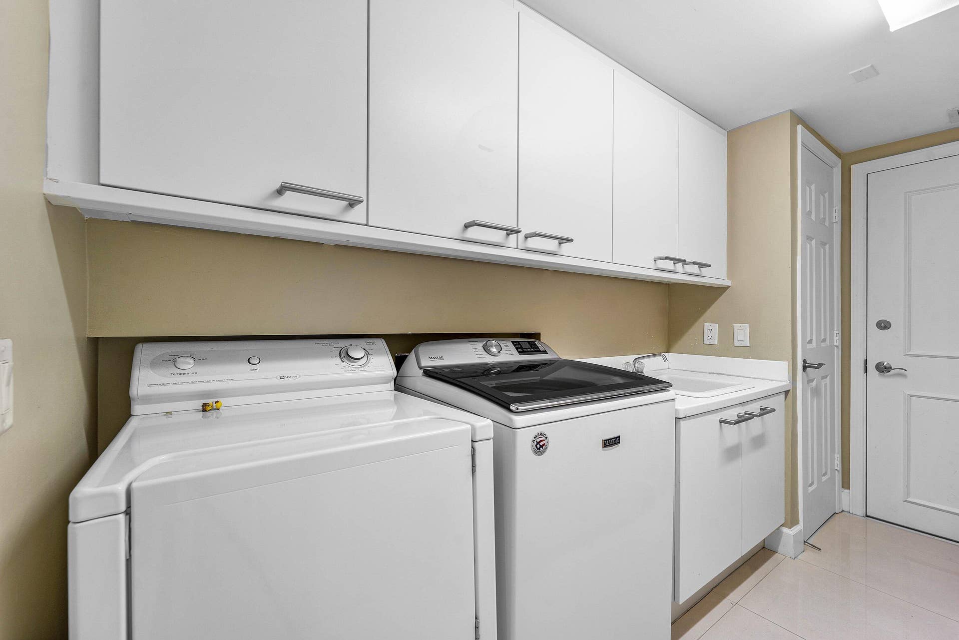 411 N New River Drive E, #401, Fort Lauderdale, FL 33301 038-411NorthNewRiverDriveEast-FortLauder