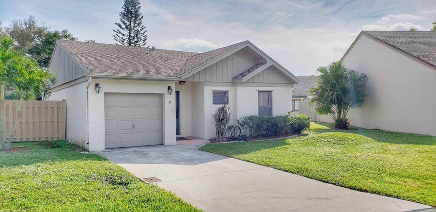 Property photo for 7 Whitehall Way, Boynton Beach, FL