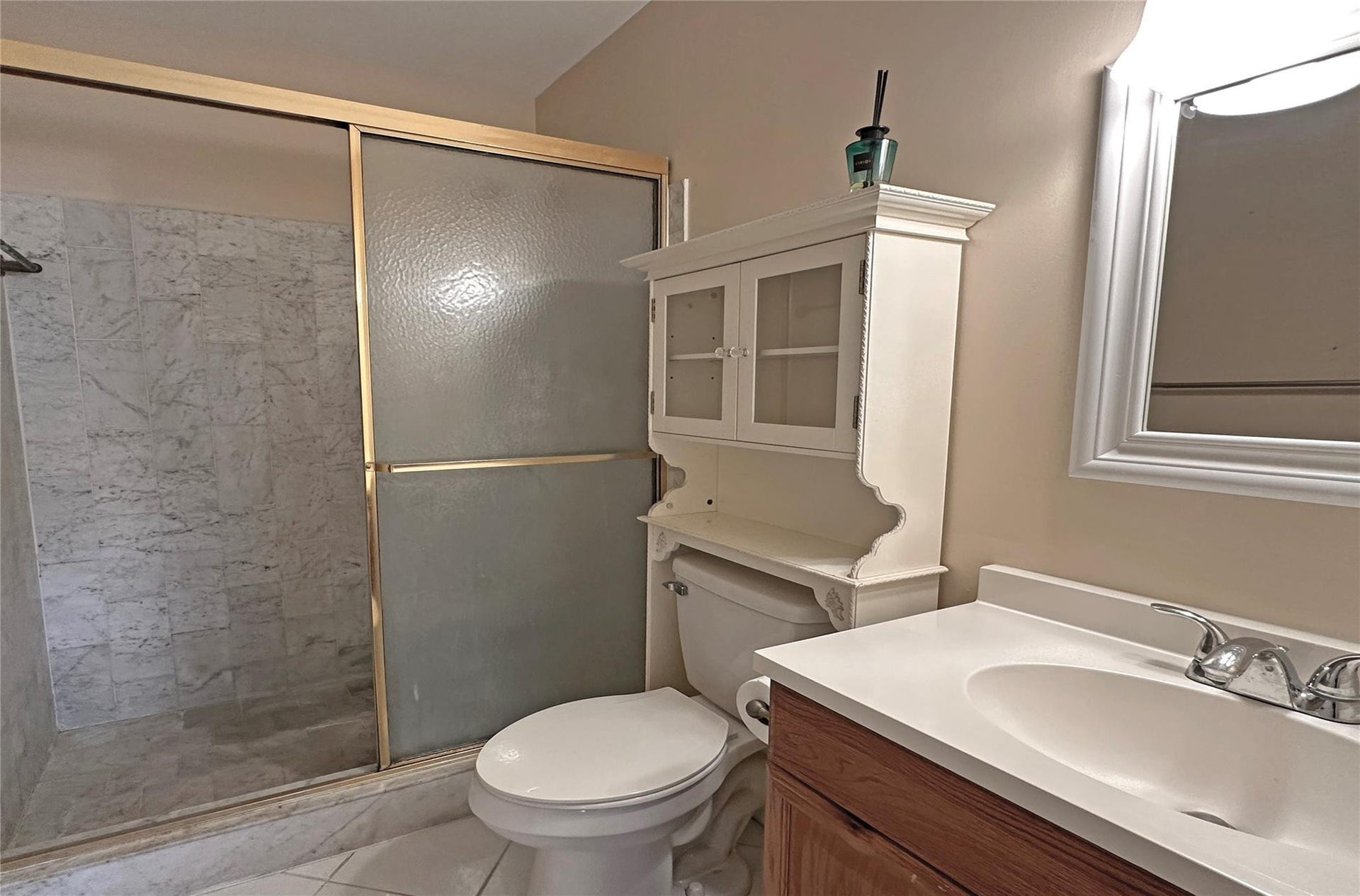 2nd Full Bathroom