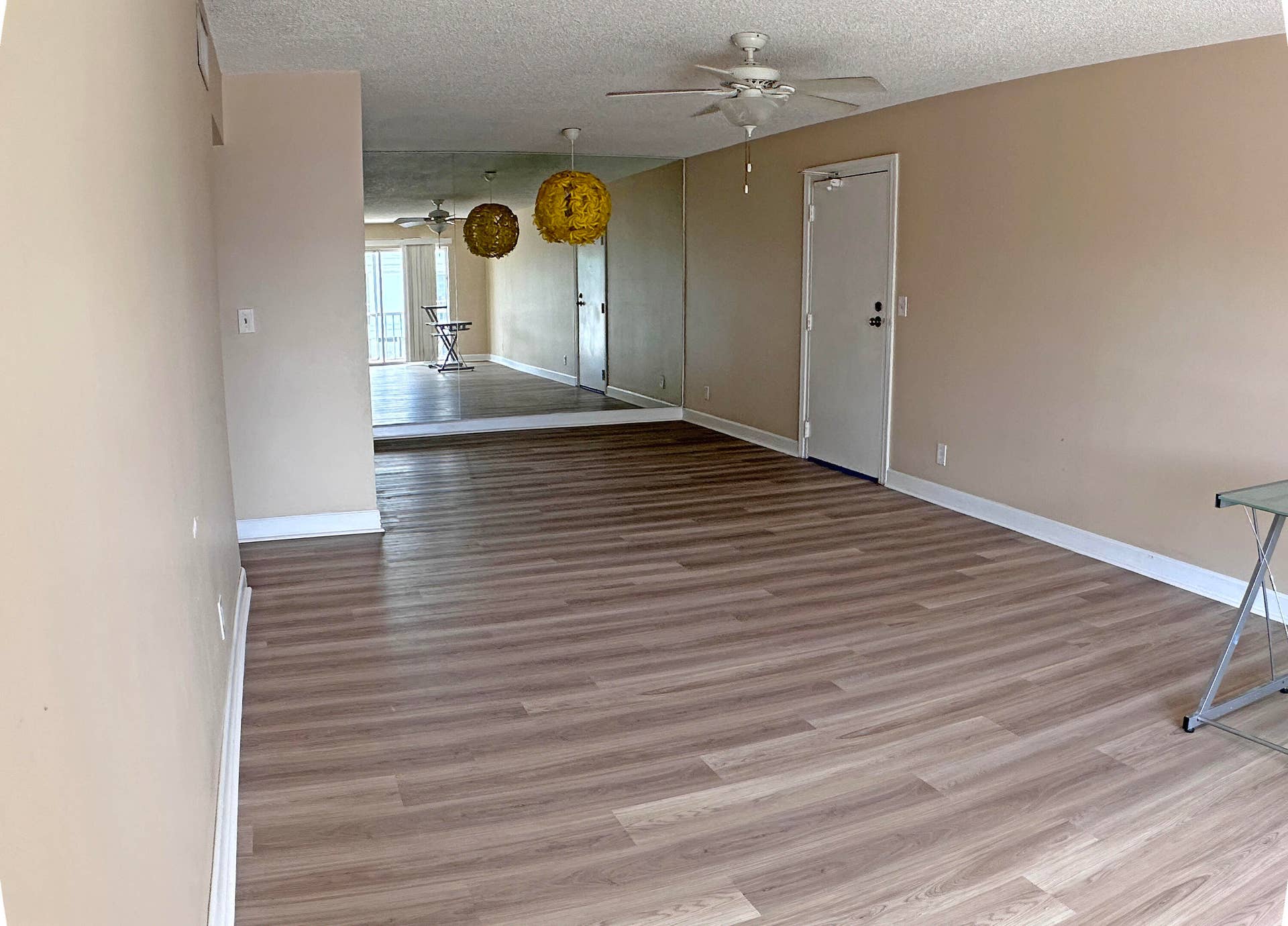 Living room/dining room