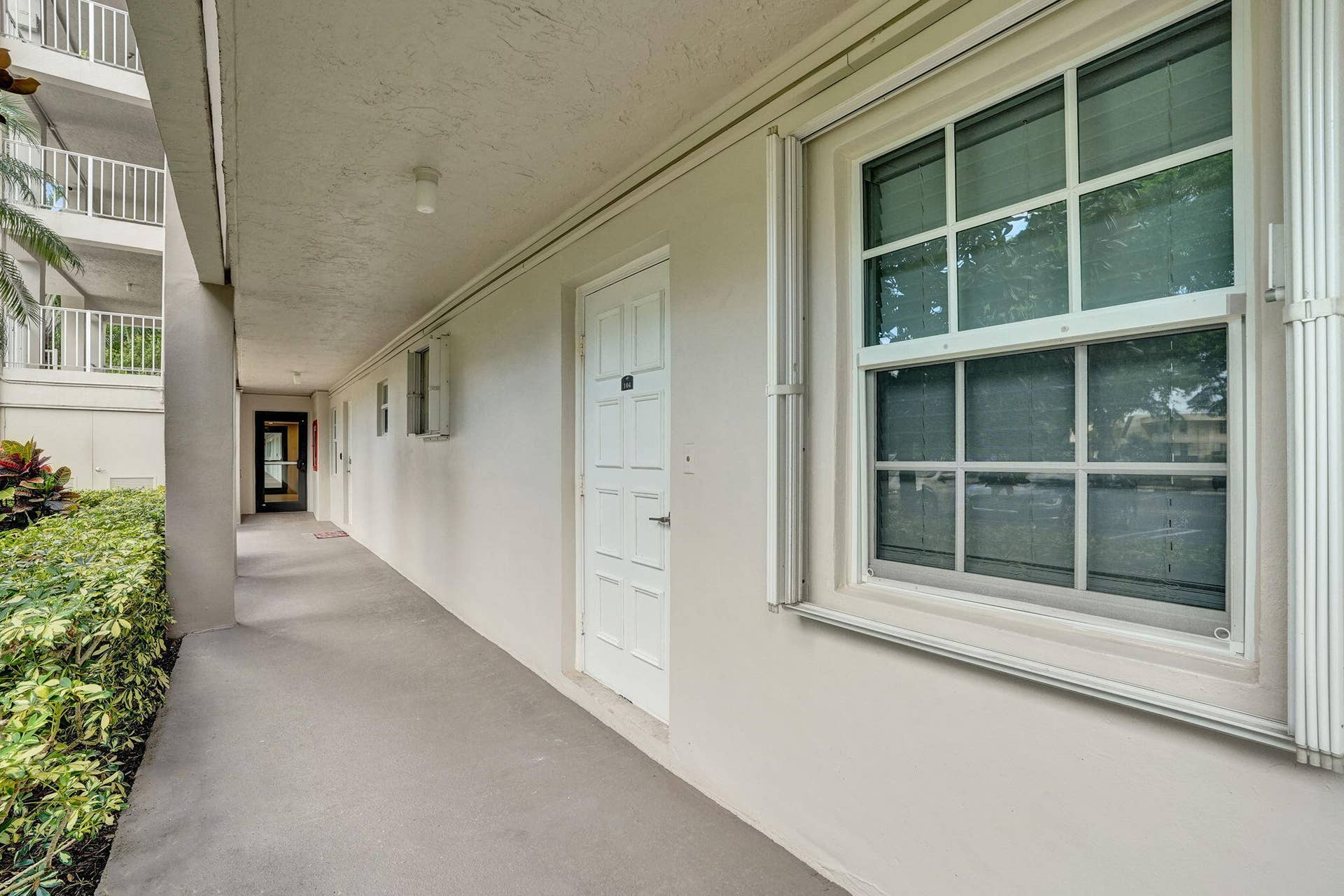 575 OAKS Lane, #104, Pompano Beach, FL 33069 46-web-or-mls-DSC06294