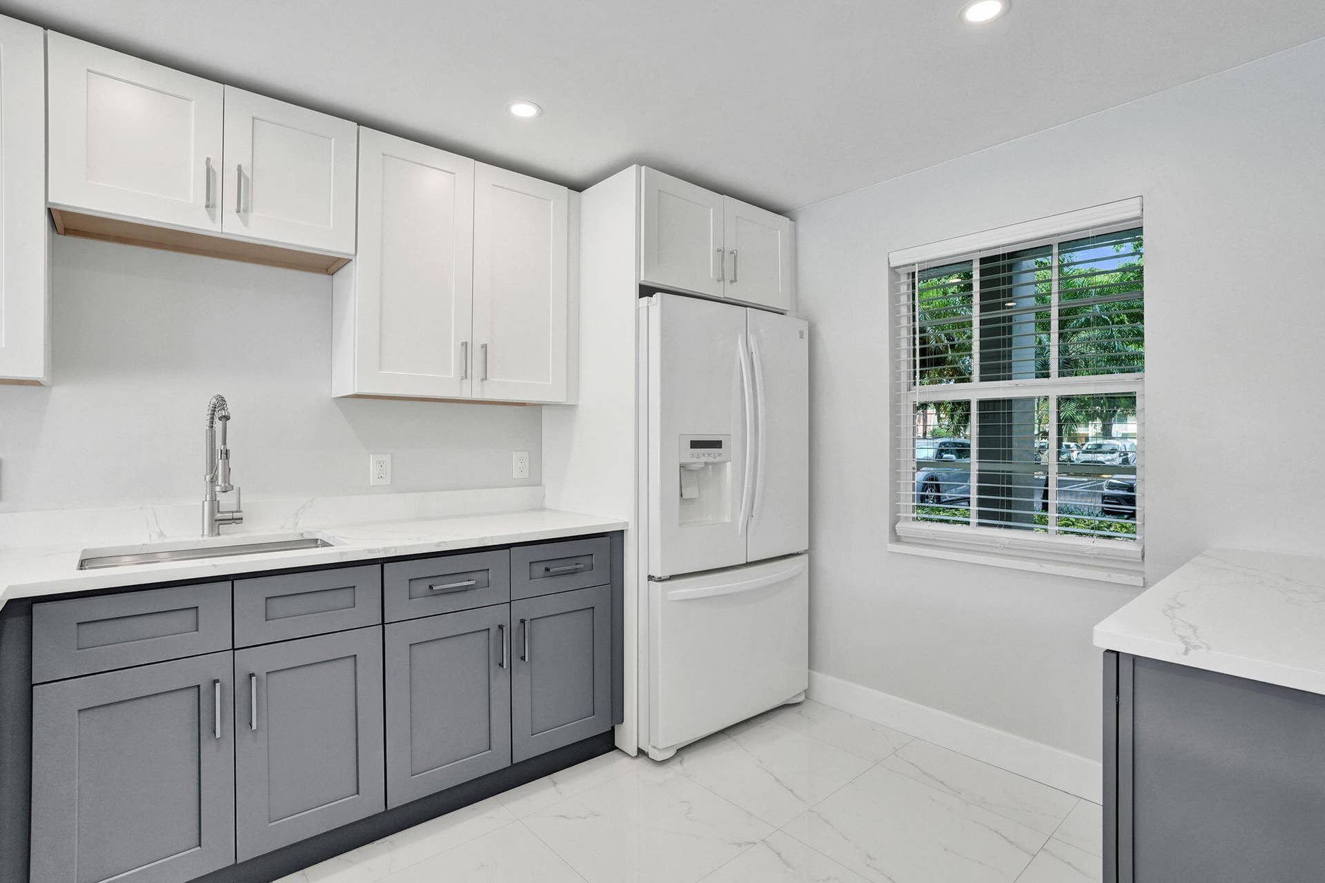 575 OAKS Lane, #104, Pompano Beach, FL 33069 12-web-or-mls-DSC06189 (1)