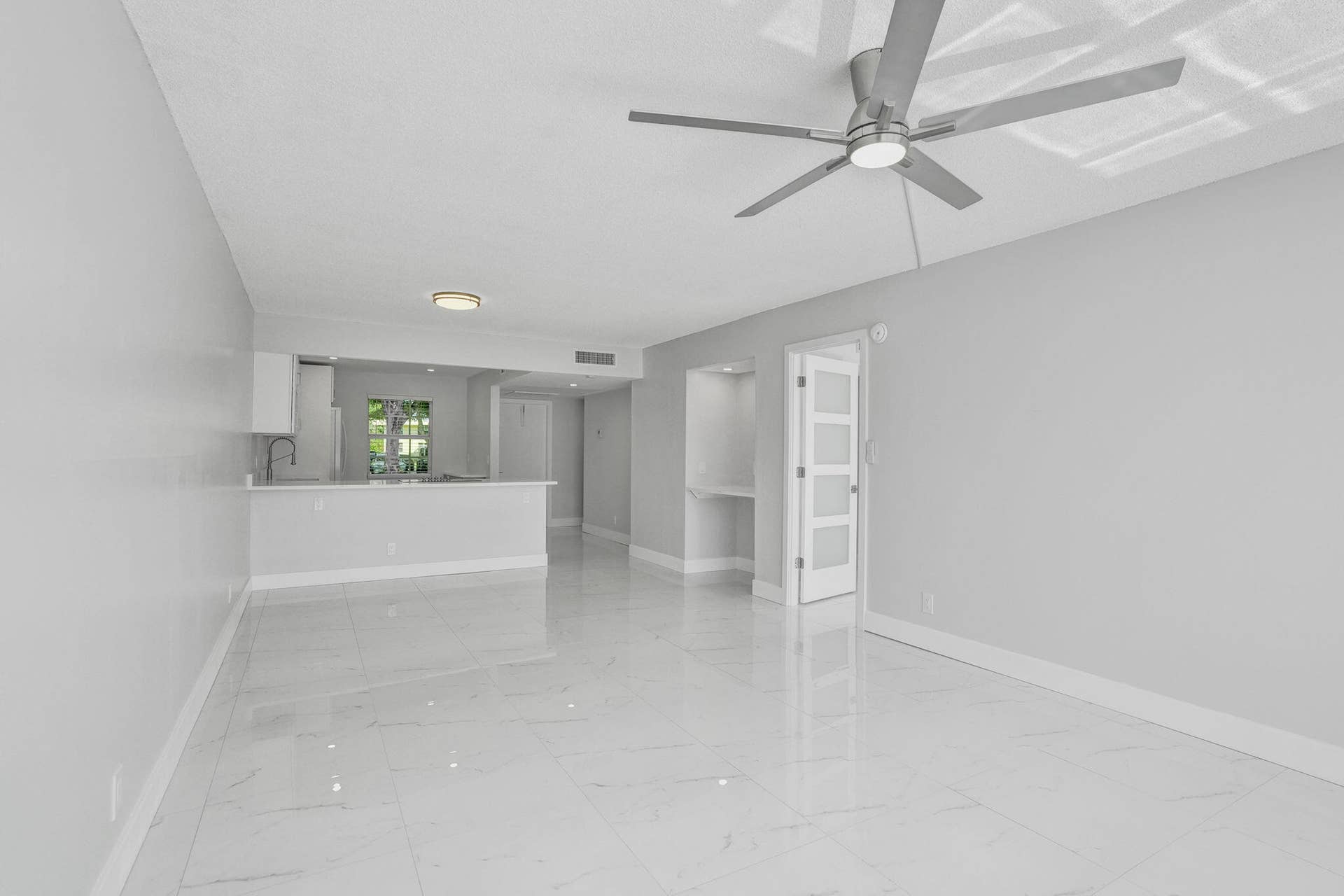 575 OAKS Lane, #104, Pompano Beach, FL 33069 21-web-or-mls-DSC06216