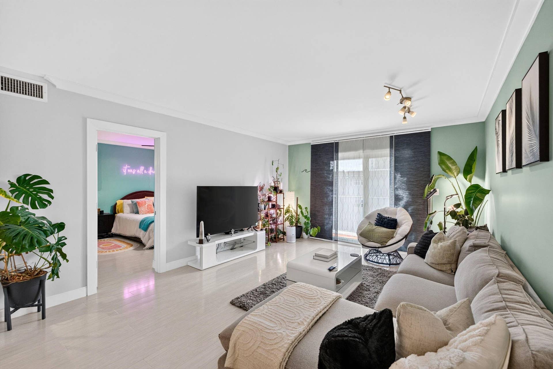 26 Living & Primary Bedroom Entry