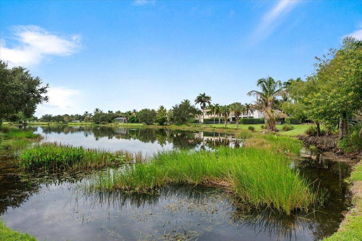 128 Umbrella Place, Jupiter, FL 33458 Lovely Lake_