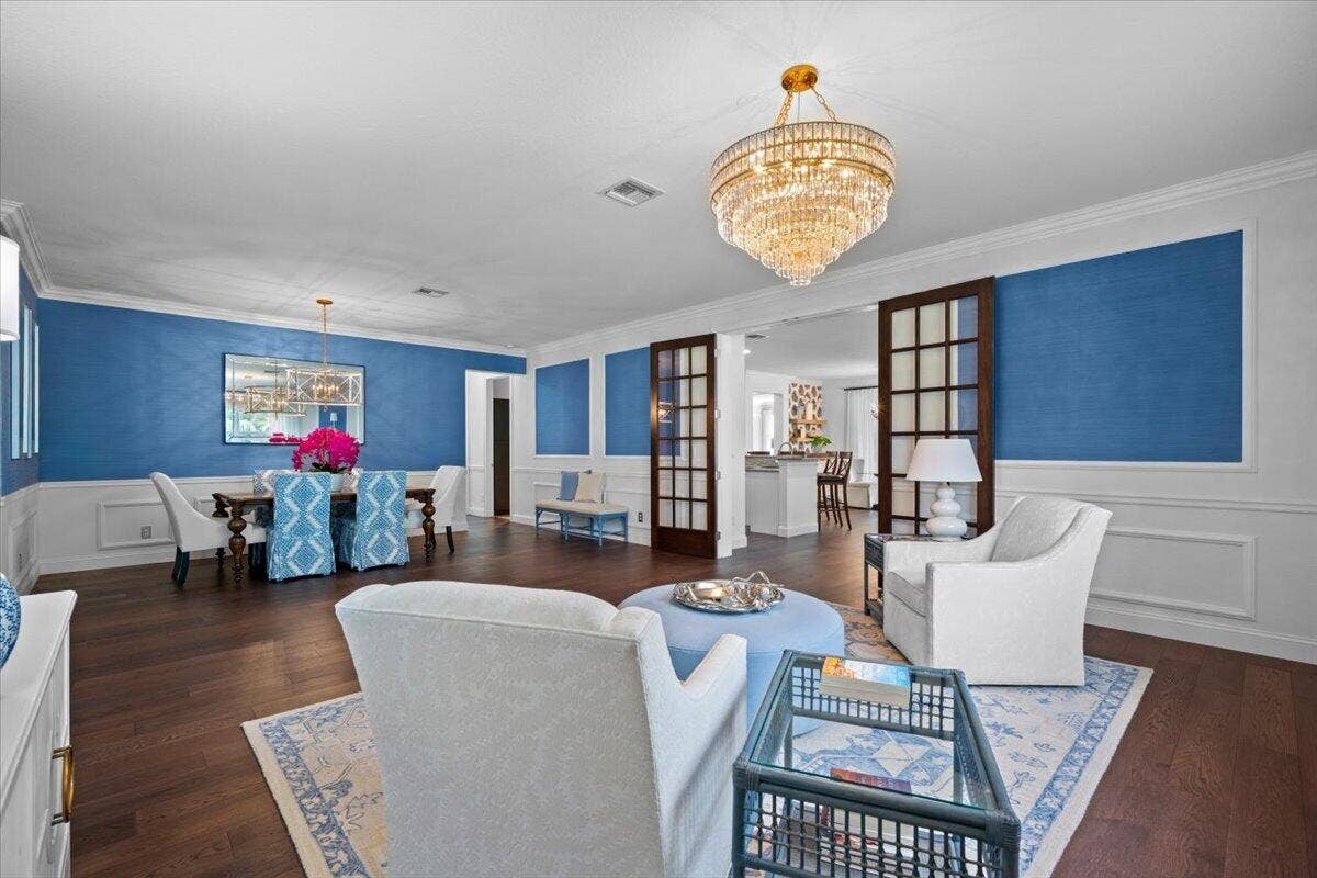 128 Umbrella Place, Jupiter, FL 33458 Bright Living Room