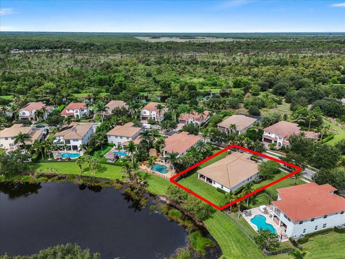 128 Umbrella Place, Jupiter, FL 33458 Aerial Highlighting the Backyard