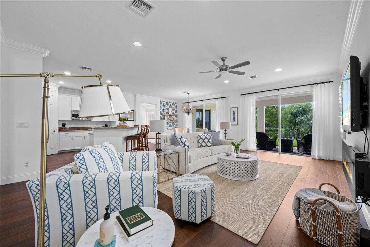 128 Umbrella Place, Jupiter, FL 33458 Open Family Room and Kitchen