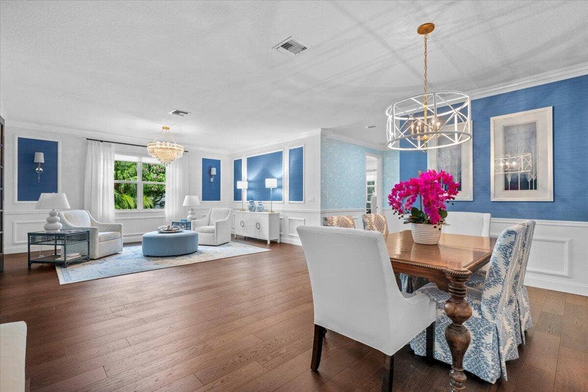 128 Umbrella Place, Jupiter, FL 33458 Light Filled Living and Dining Space