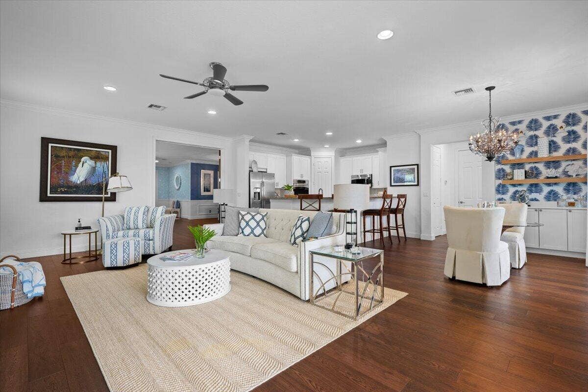 128 Umbrella Place, Jupiter, FL 33458 Family Room with Easy Kitchen Flow