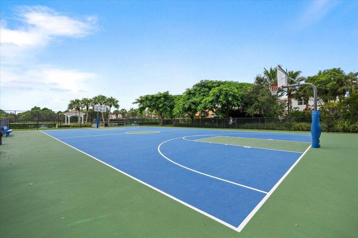 128 Umbrella Place, Jupiter, FL 33458 Community Basketball Court