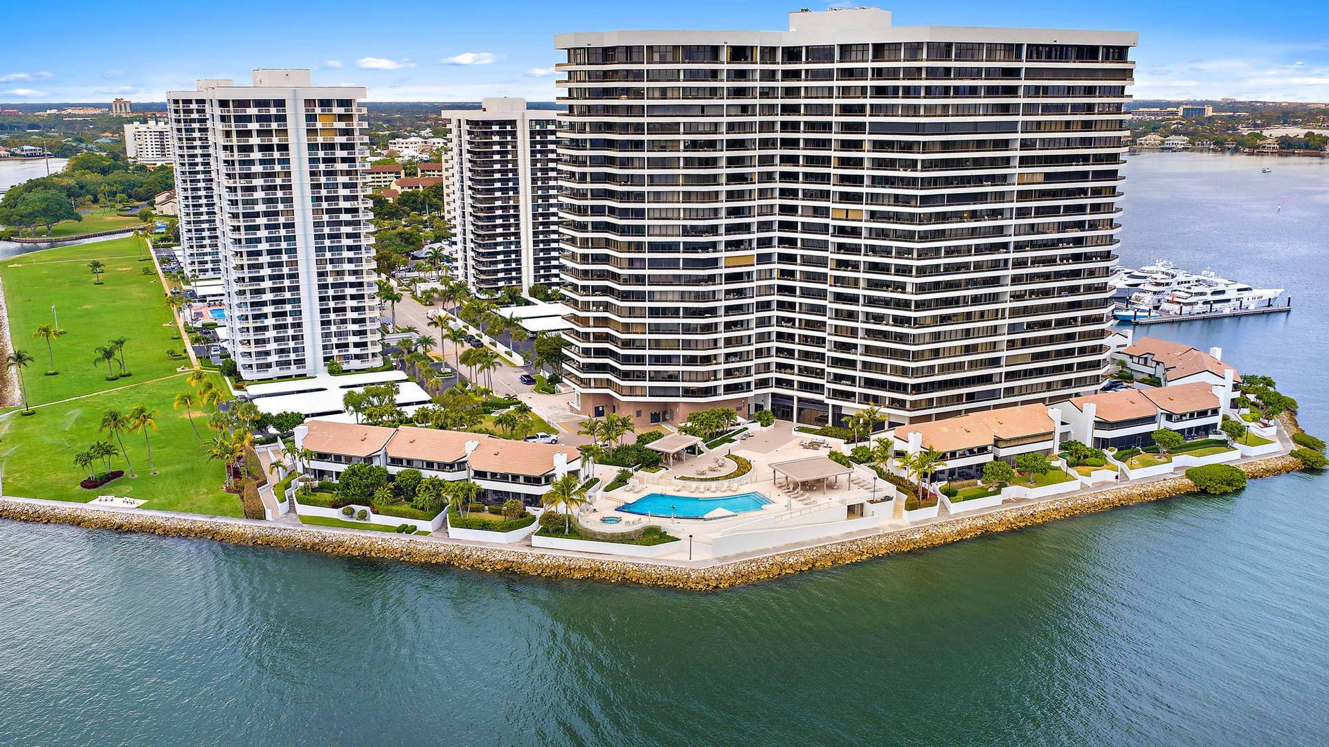 100 Lakeshore Drive, #251, North Palm Beach, FL 33408 Aerial View