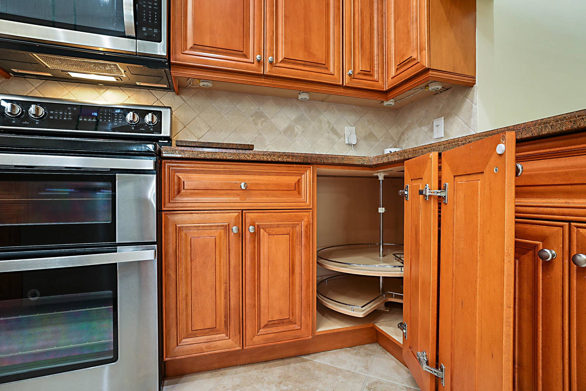 702 DEER CREEK NORTH SHORE Drive, Deerfield Beach, FL 33442 Lazy Susan