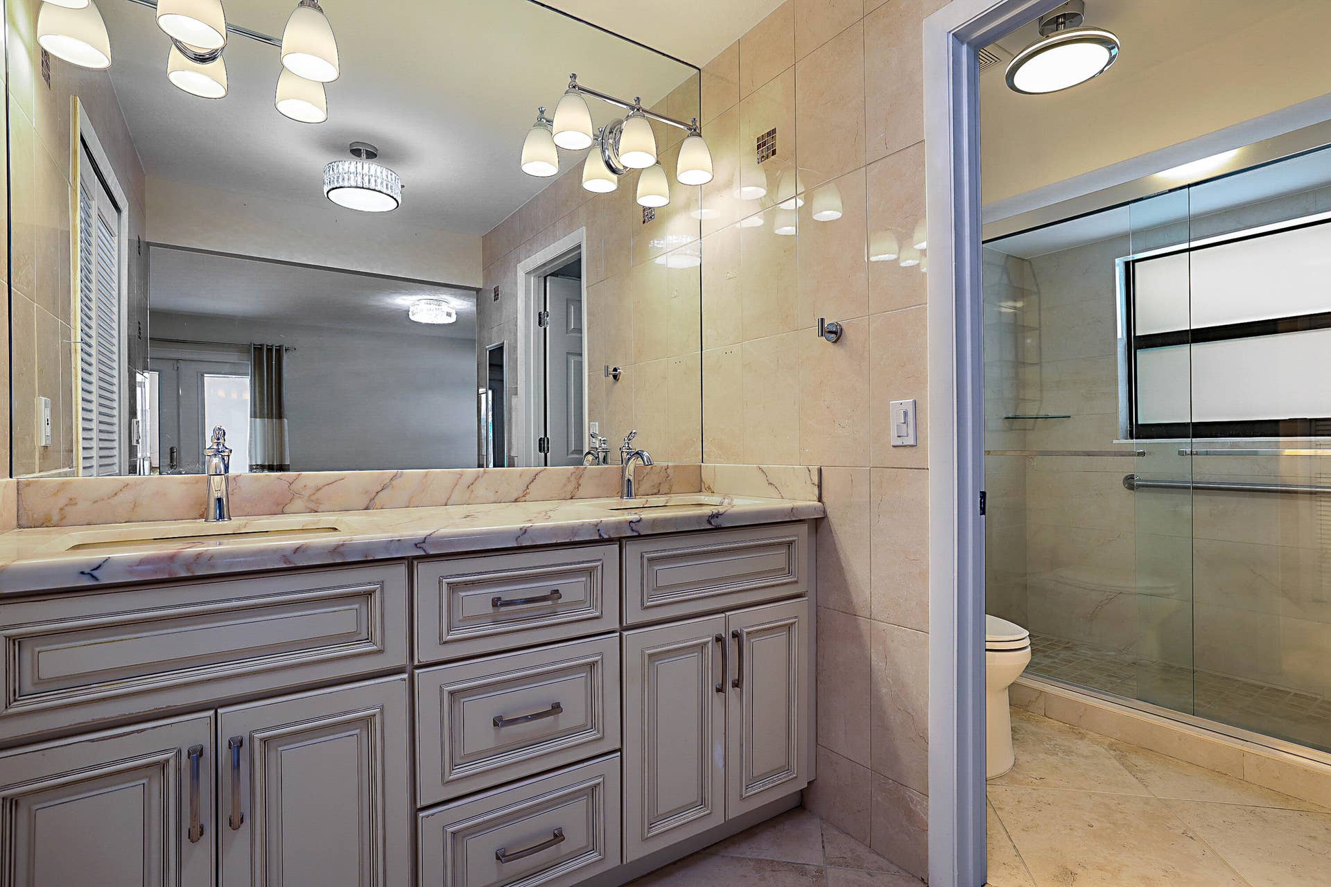 702 DEER CREEK NORTH SHORE Drive, Deerfield Beach, FL 33442 Vanity w/Double Sinks
