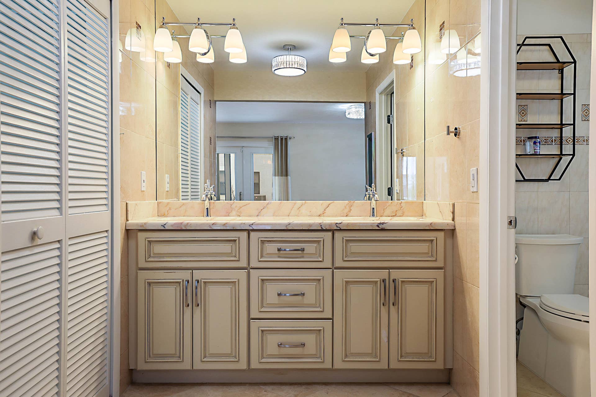 702 DEER CREEK NORTH SHORE Drive, Deerfield Beach, FL 33442 Double Sinks