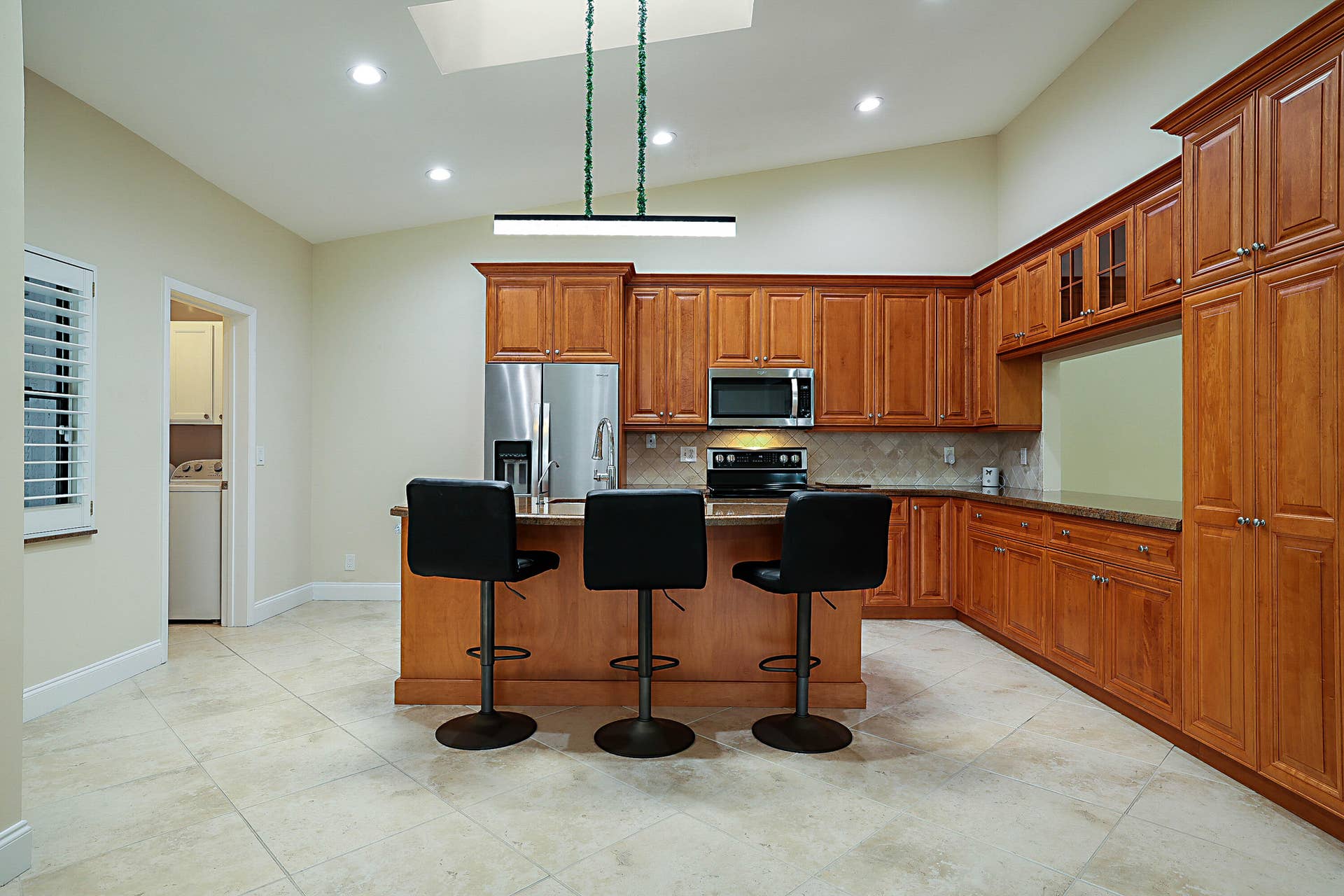 702 DEER CREEK NORTH SHORE Drive, Deerfield Beach, FL 33442 Kitchen