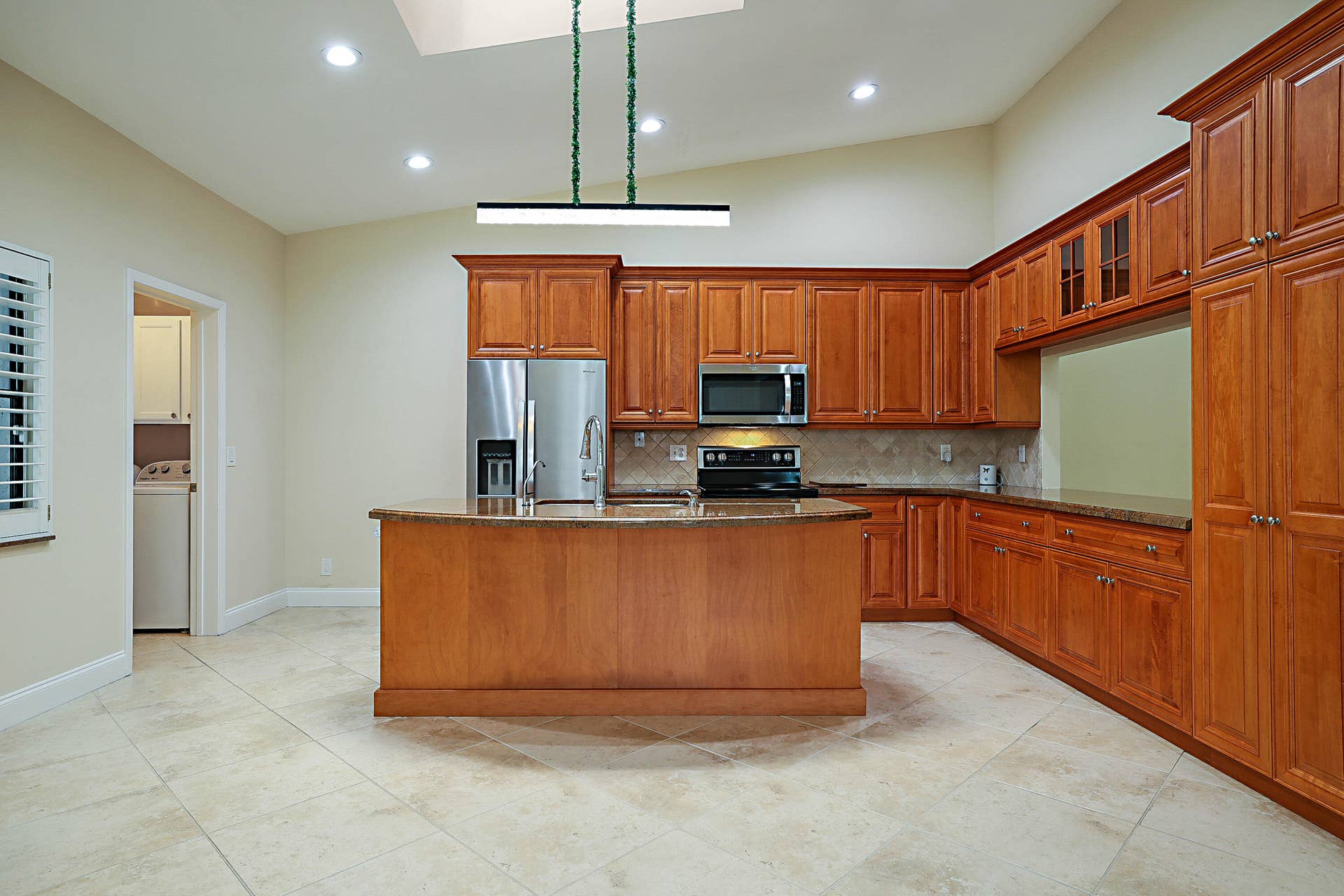 702 DEER CREEK NORTH SHORE Drive, Deerfield Beach, FL 33442 Kitchen