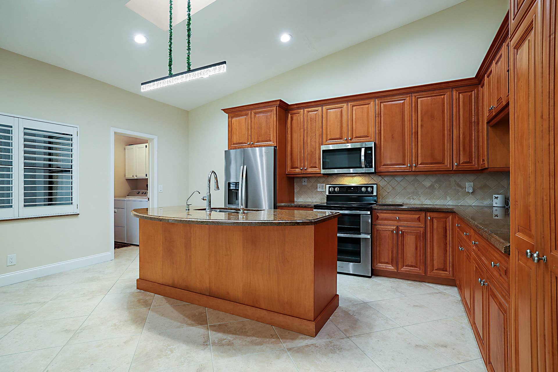 702 DEER CREEK NORTH SHORE Drive, Deerfield Beach, FL 33442 Kitchen