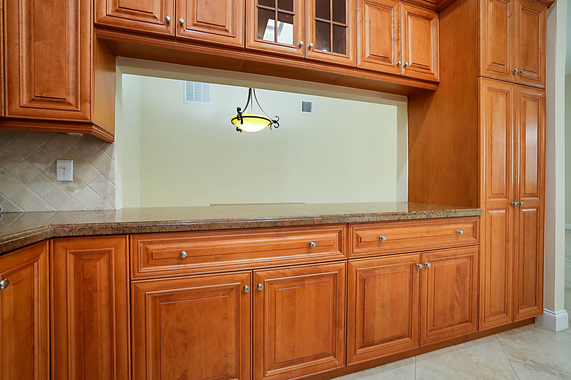 702 DEER CREEK NORTH SHORE Drive, Deerfield Beach, FL 33442 PassThru to Dining Room