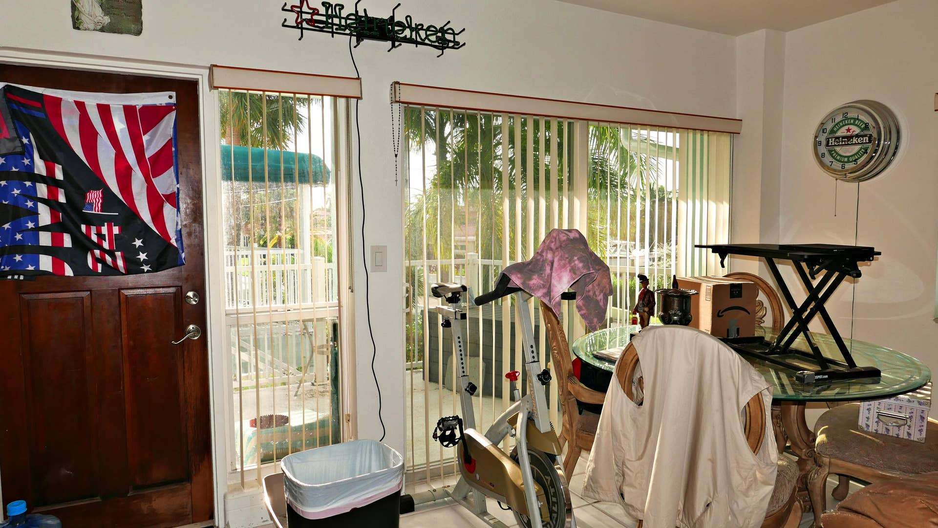 810 SE 22 Ave, #202 Living Room