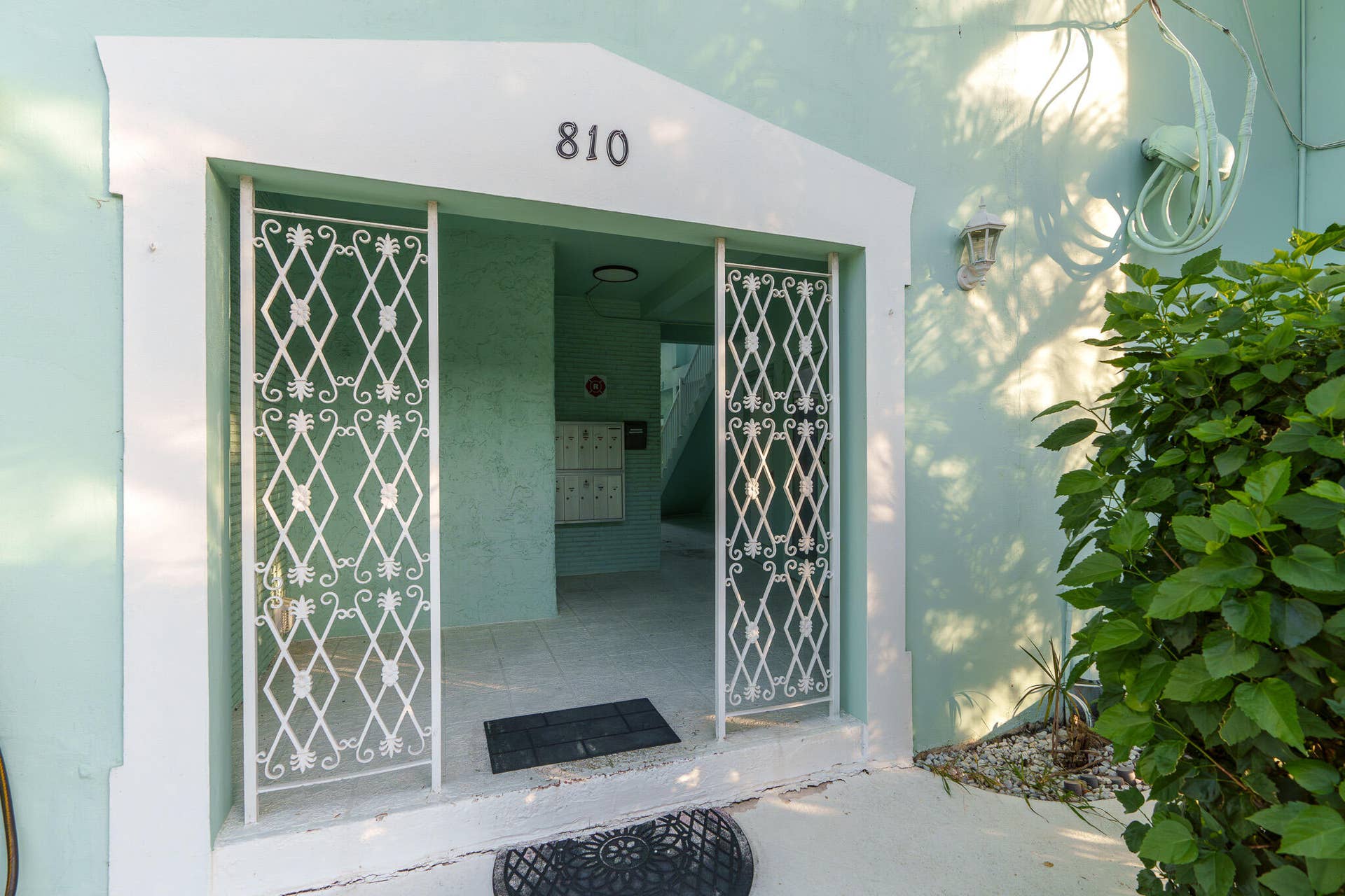 810 SE 22 Ave., Front Entry of Bldg.