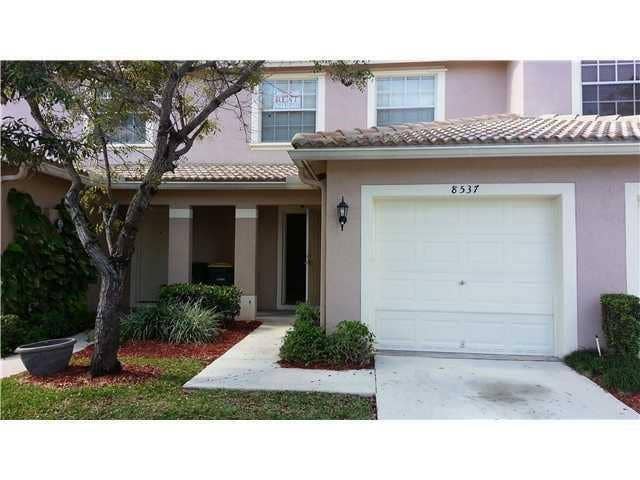 Property photo for 8537 W SOUTHGATE SHORES Circle E, Tamarac, FL