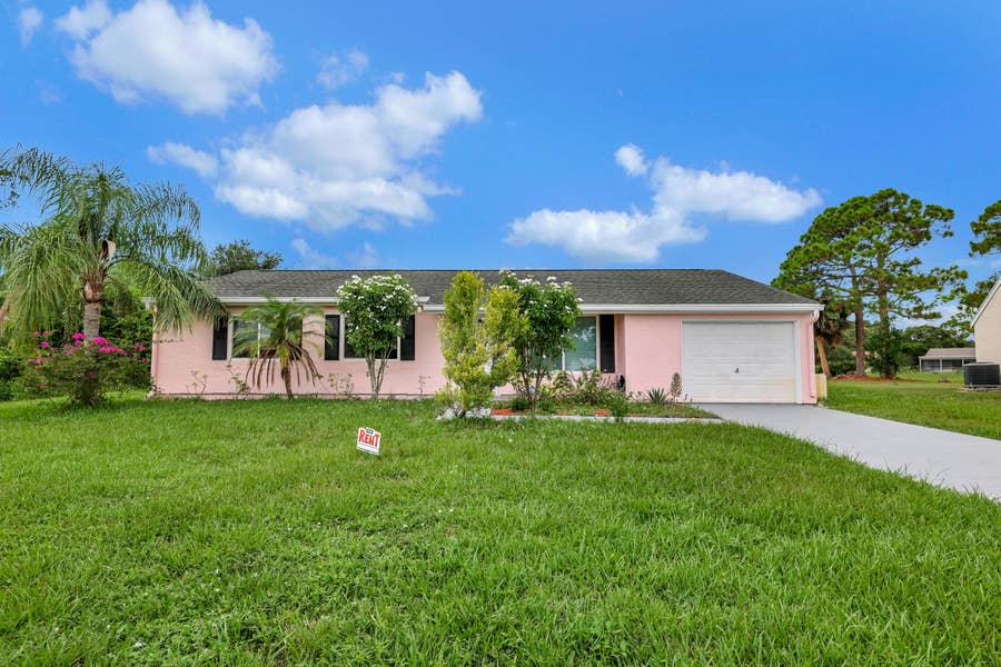 Property photo for 1961 SE REDWING Circle, Port St Lucie, FL