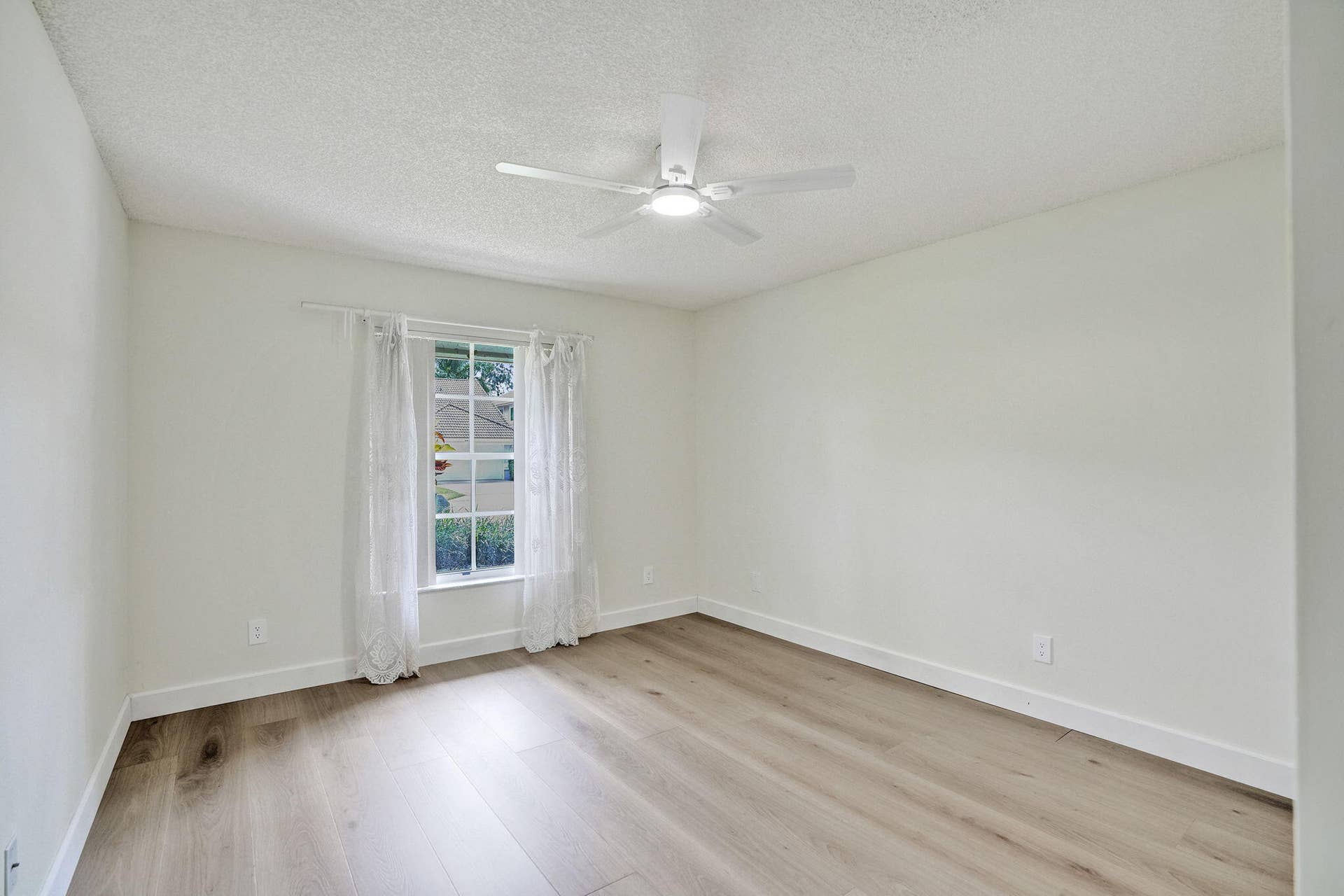 9821 SW 3RD Court, Plantation, Plantation, FL 33324 38-web-or-mls-DSC07711