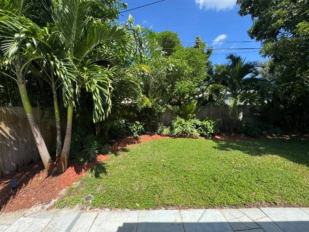 176 E 24TH Street, Riviera Beach, Riviera Beach, FL 33404 94215693-84c0-436c-9e2d-a39eb1073c4a