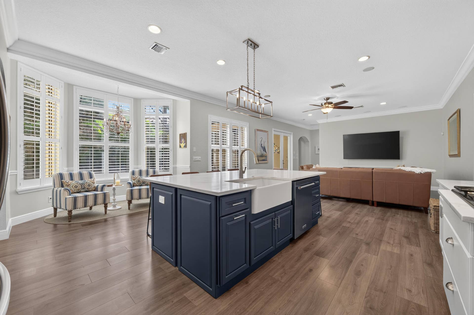 122 SANTIAGO Drive, Jupiter, FL 33458 Kitchen Island