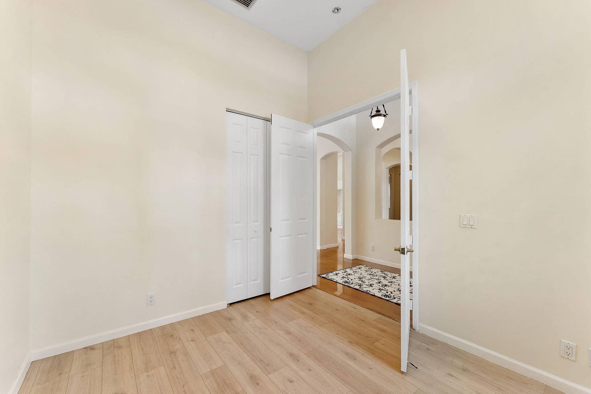 6929 Finamore Circle, Lake Worth, FL 33467 Guest Room