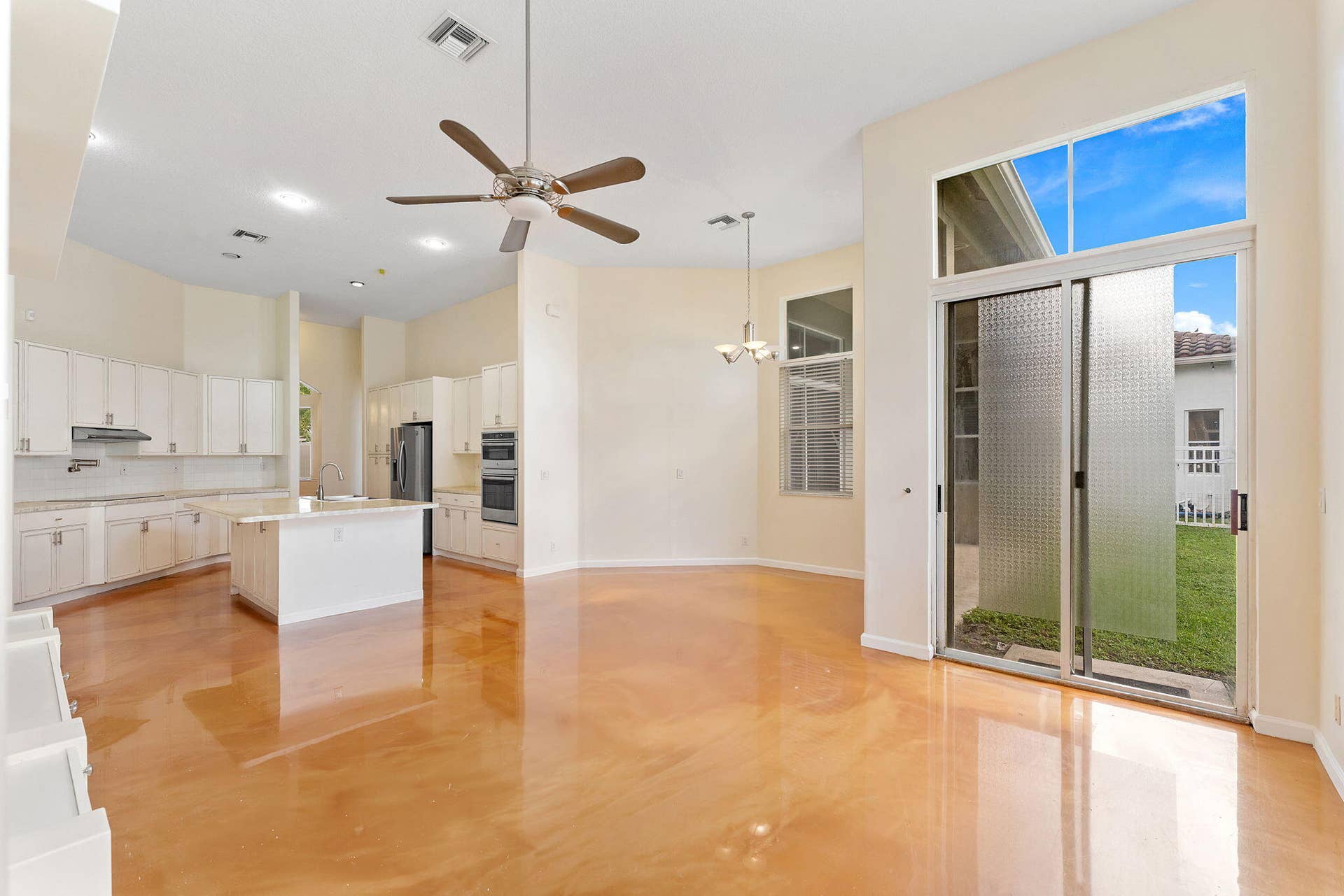 6929 Finamore Circle, Lake Worth, FL 33467 Family Room