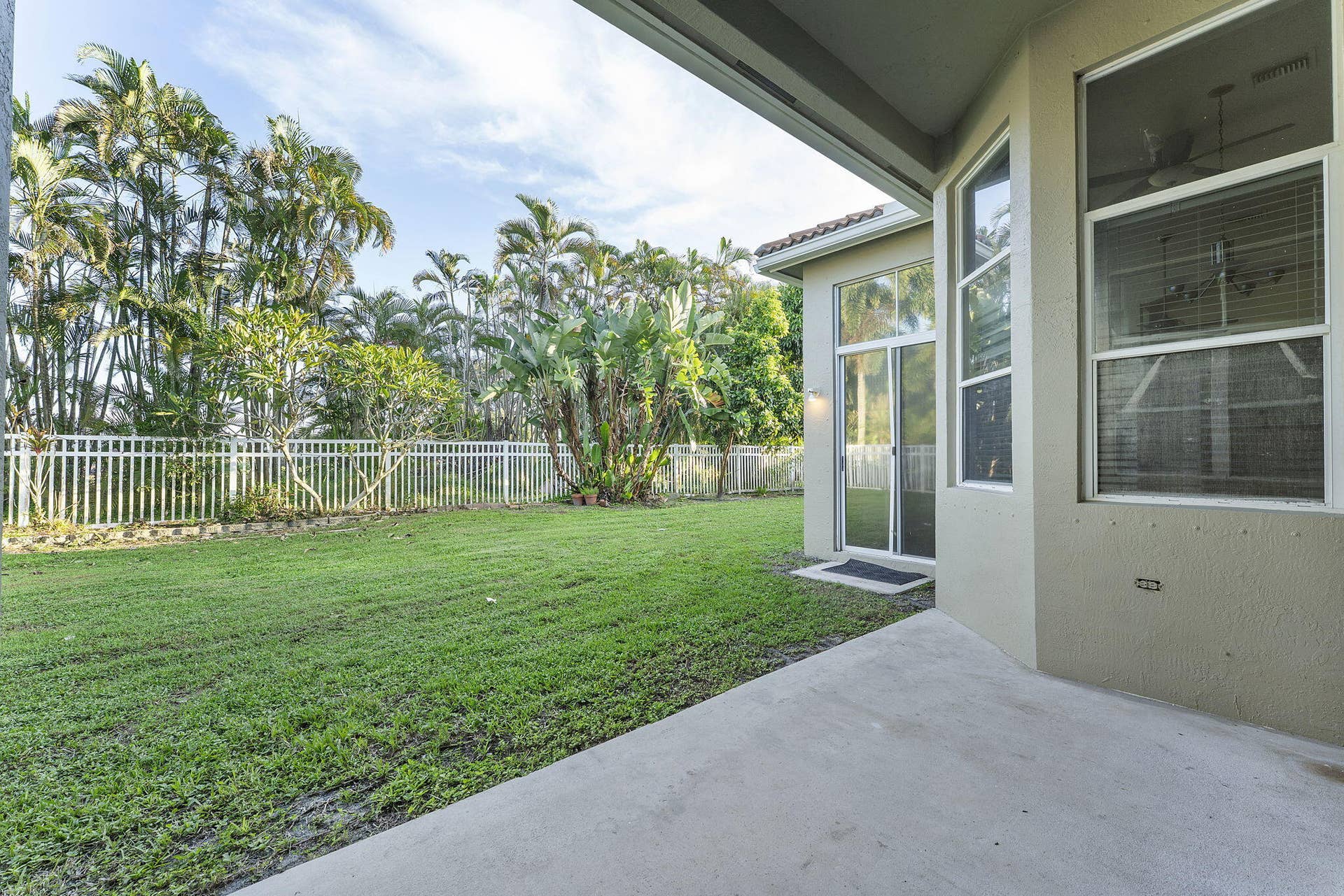 6929 Finamore Circle, Lake Worth, FL 33467 Back