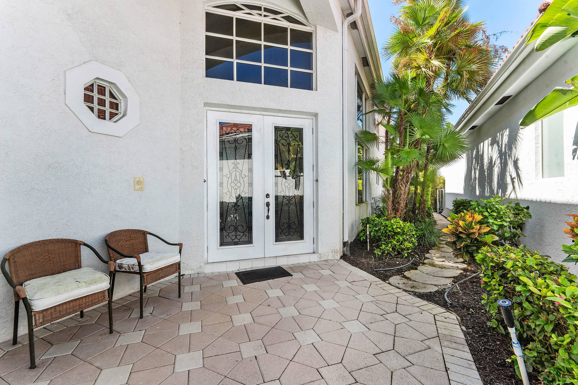 125 Windward Drive, Palm Beach Gardens, FL 33418 Front Entrance