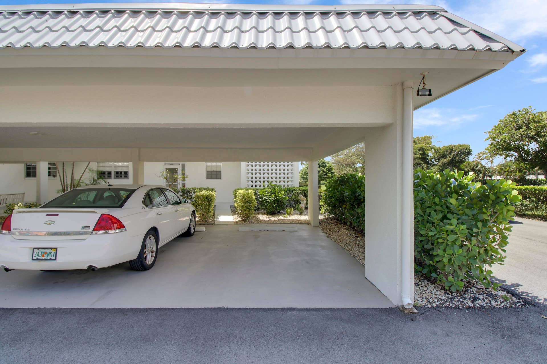100 Waterway Road, Jupiter, FL 33469 Covered Assigned Parking