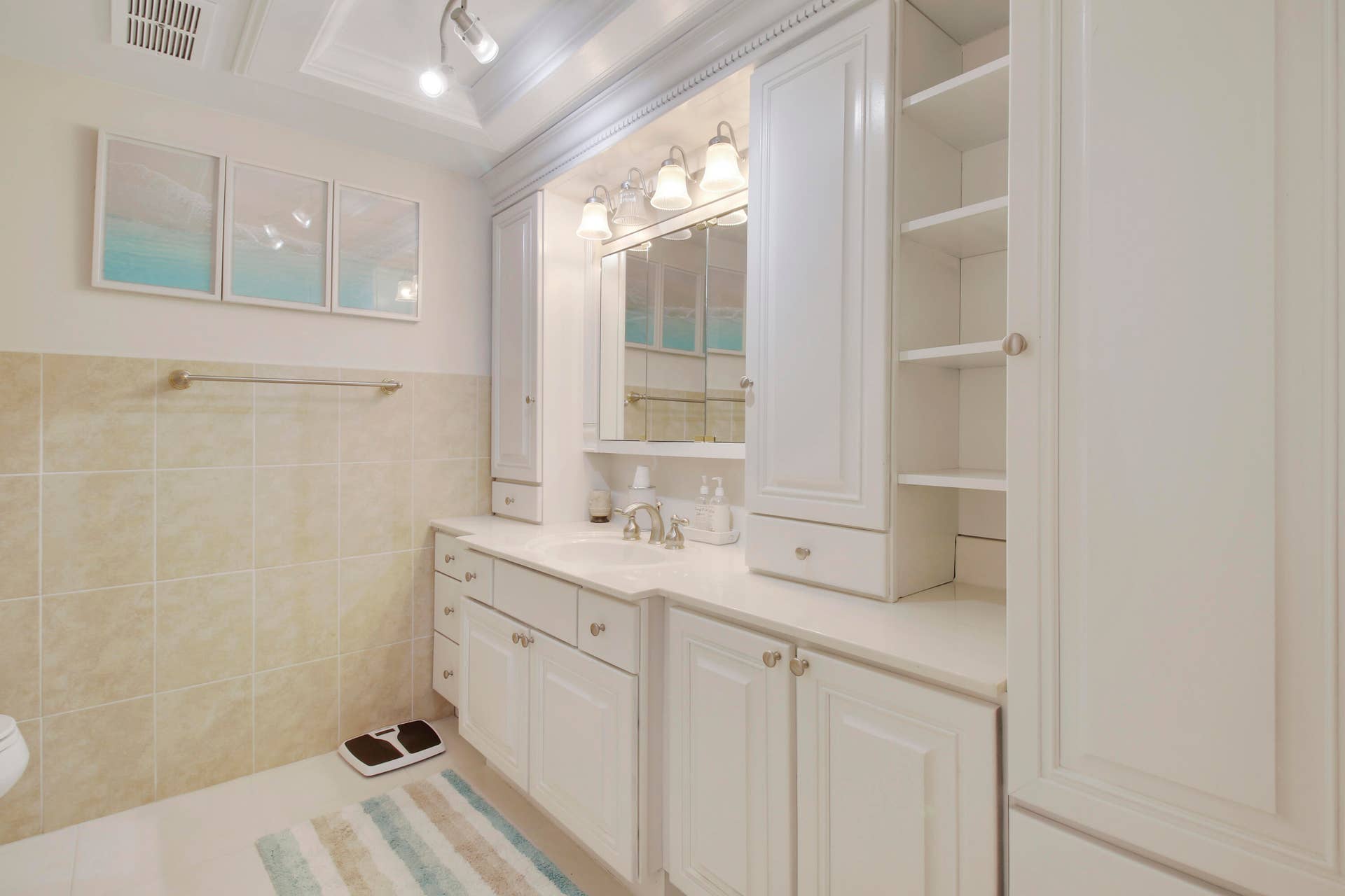 100 Waterway Road, Jupiter, FL 33469 Primary Suite Ensuite