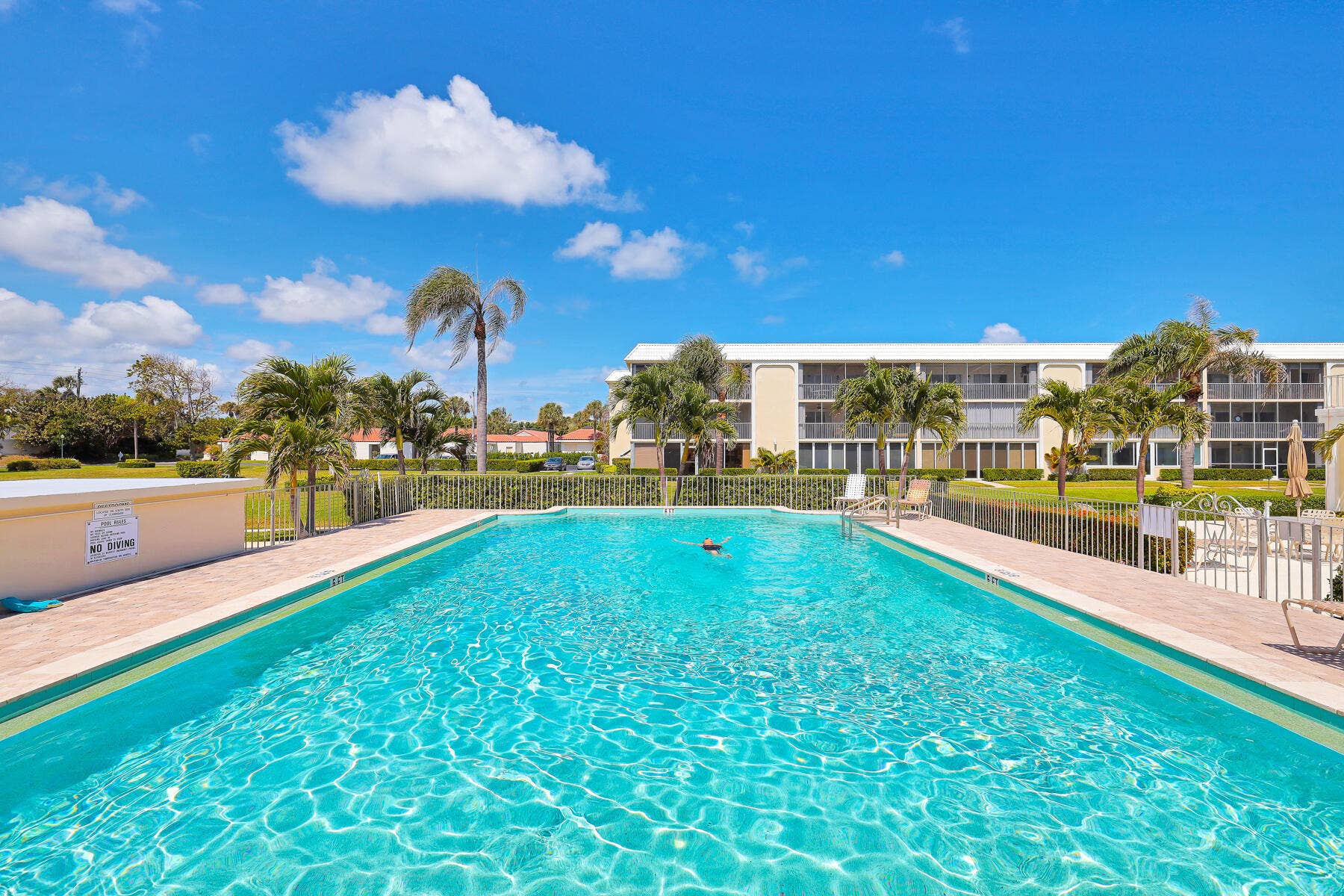 100 Waterway Road, Jupiter, FL 33469 Pool Patio Grill Out