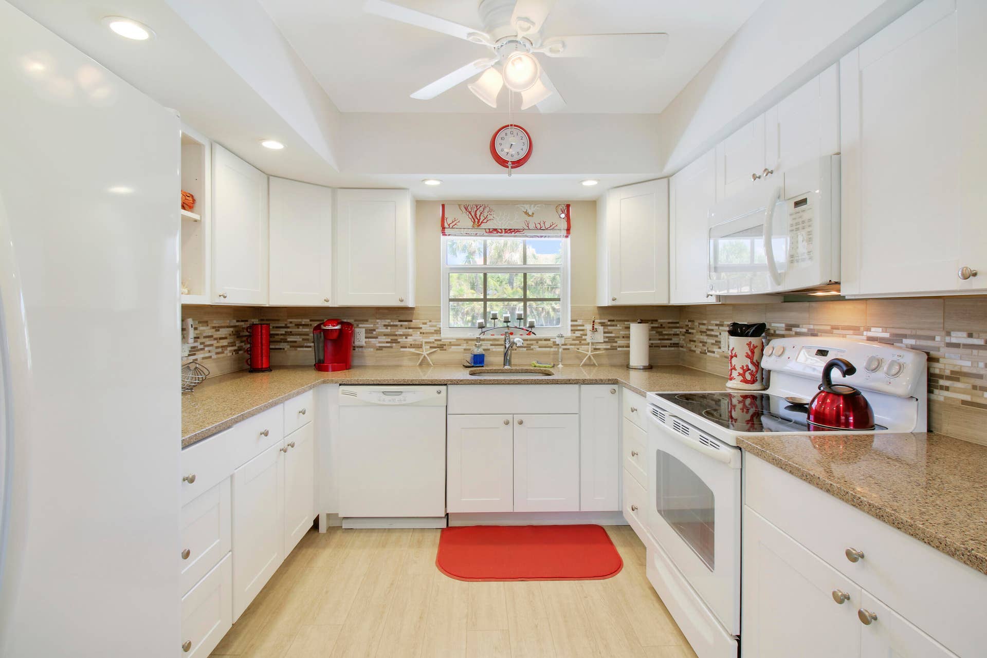 100 Waterway Road, Jupiter, FL 33469 Open Fully Equipped Kitchen
