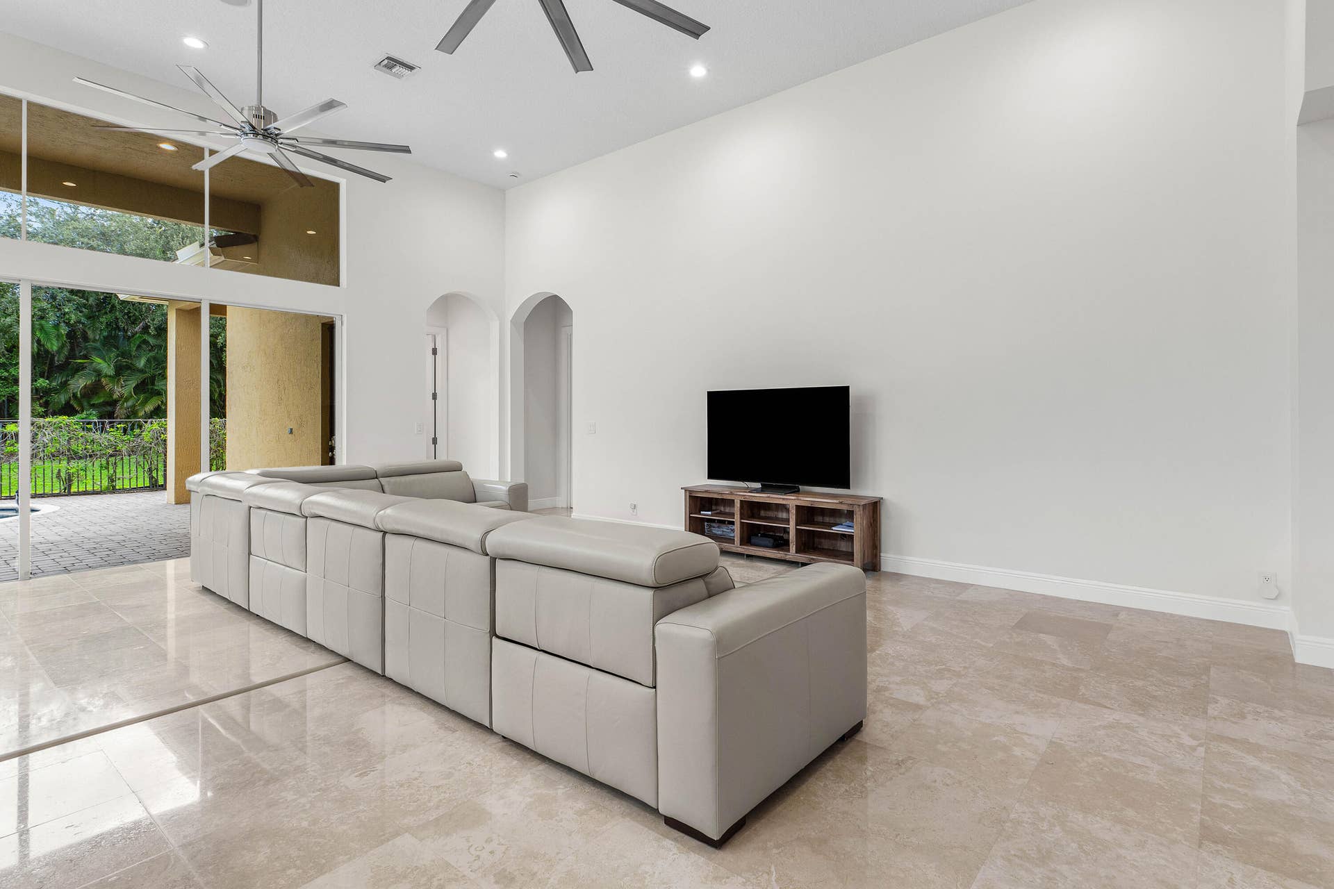 013-8126ValhallaDrive-DelrayBeach-FL-334